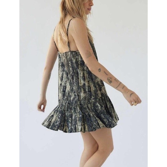 NWT Urban Outfitters Womens Camille Dress Size Small Adjustable Straps Black Tan - Picture 2 of 14